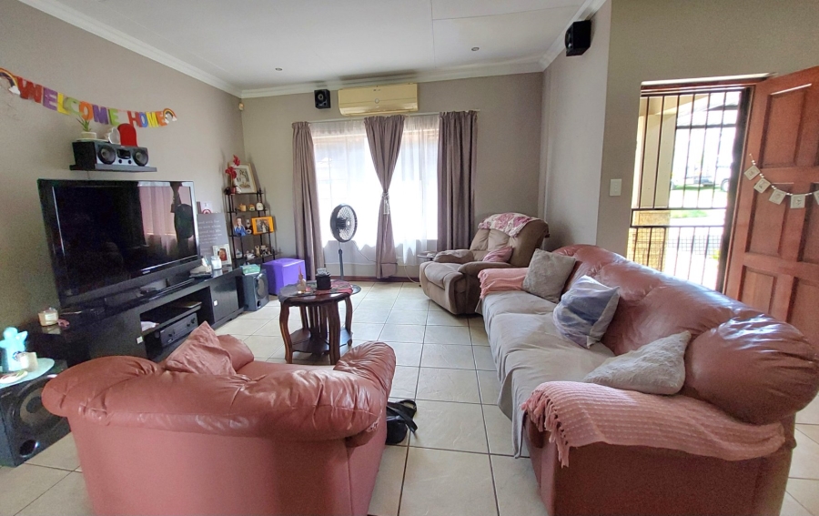 3 Bedroom Property for Sale in Melodie North West